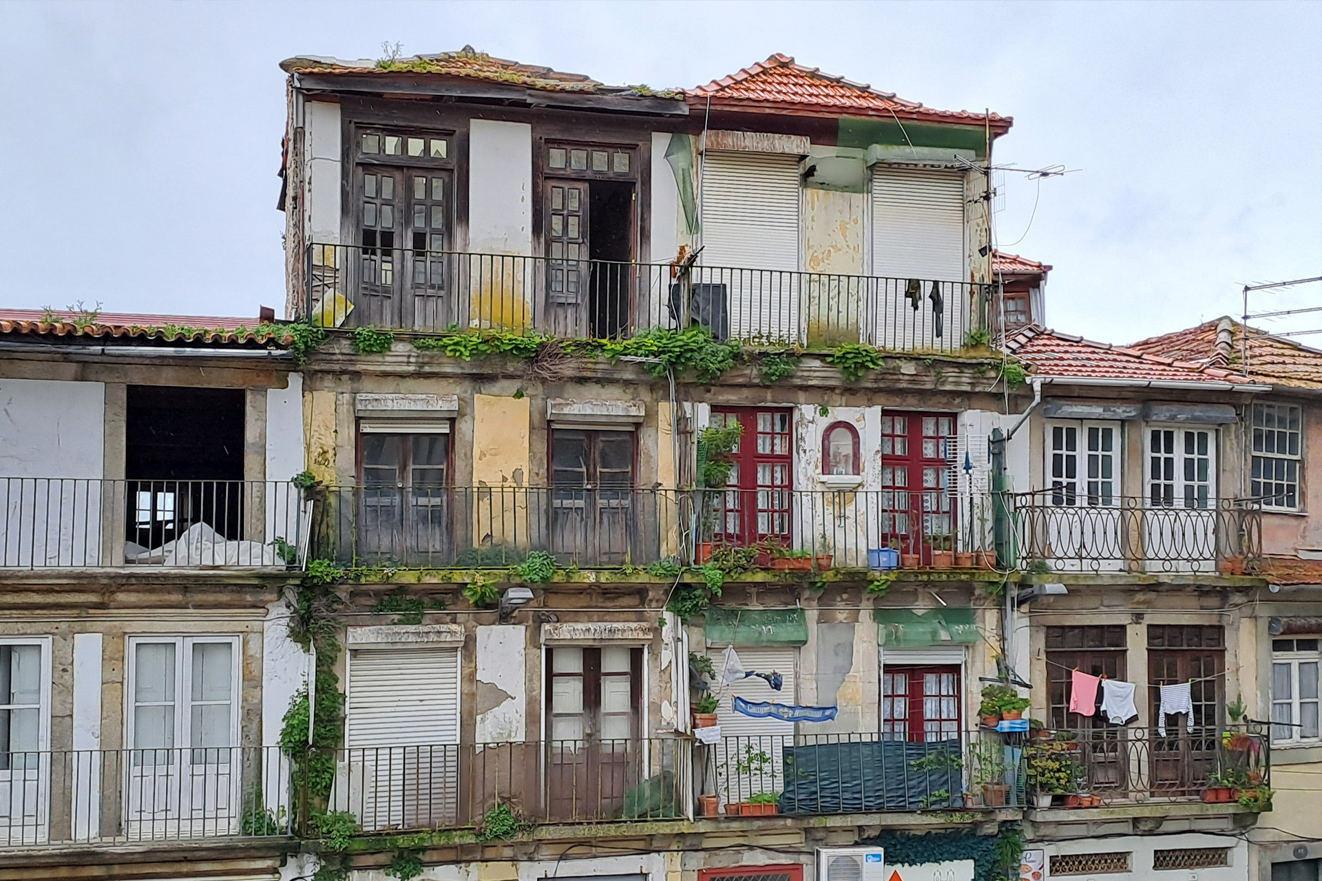 Dekorativt slum, Porto